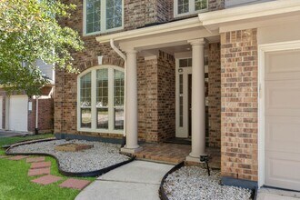 11 Korbel Ct in The Woodlands, TX - Building Photo - Building Photo