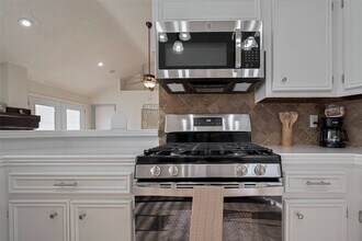 30411 Arborg Dr in Spring, TX - Foto de edificio - Building Photo