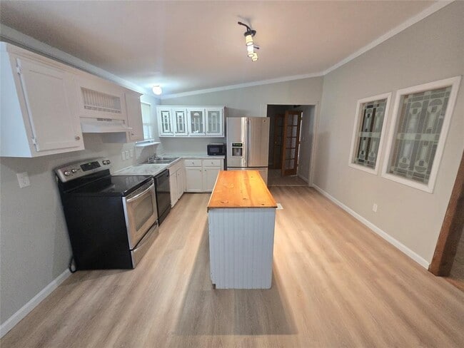 property at 185 S Valley Dr