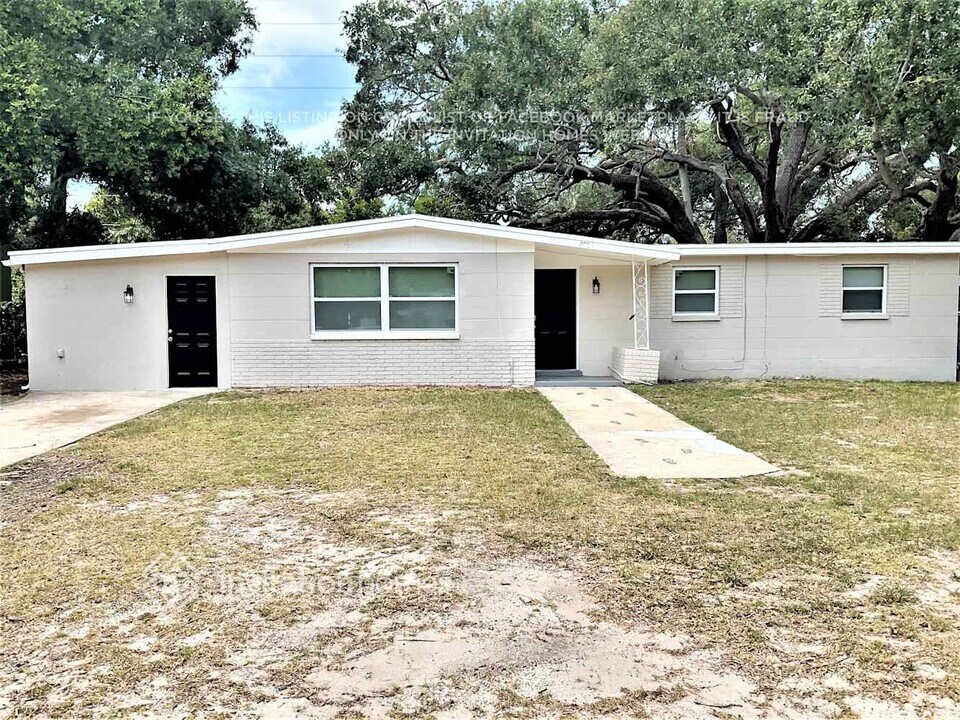 2050 Poinsetta Ave in Clearwater, FL - Building Photo