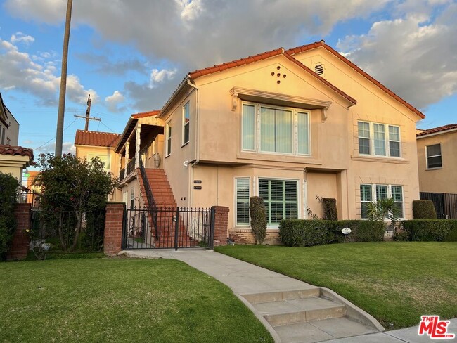 property at 4120 S Victoria Ave