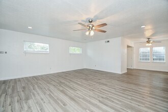 3914 Childress St in Houston, TX - Building Photo - Building Photo