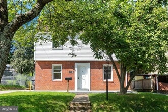 4816 Woodlawn Dr in Hyattsville, MD - Building Photo - Building Photo