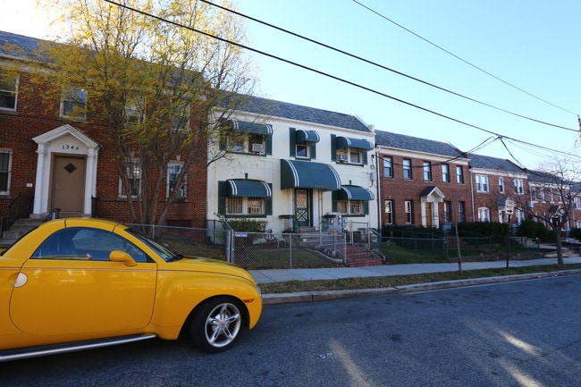 1341 Adams St NE