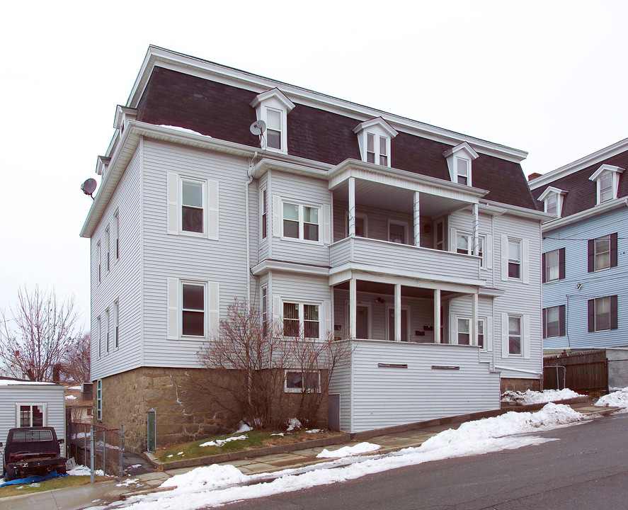 102-104 Locust St in Fall River, MA - Building Photo