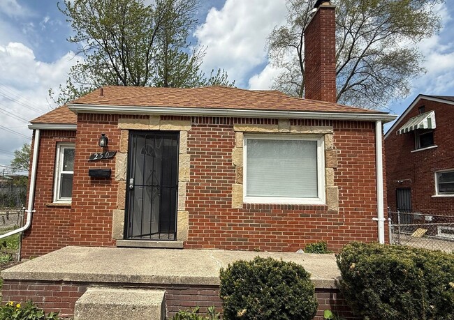 property at 250 W Brentwood St