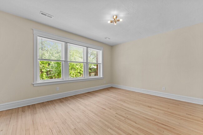 7350 Amherst Ave, Unit 1E in University City, MO - Building Photo - Building Photo