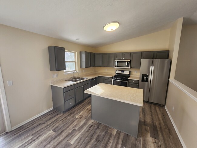 210 Briar Cliff St SW in Poplar Grove, IL - Building Photo - Building Photo