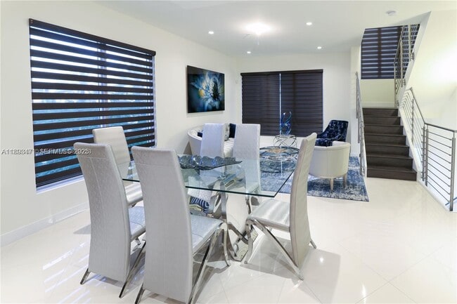 10501 NW 66th St in Doral, FL - Building Photo - Building Photo