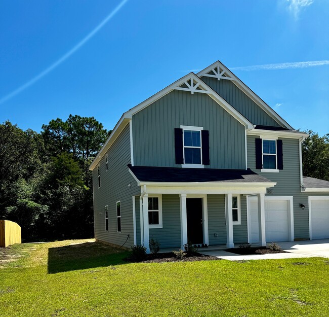 129 Chinook Ln in Raeford, NC - Foto de edificio - Building Photo