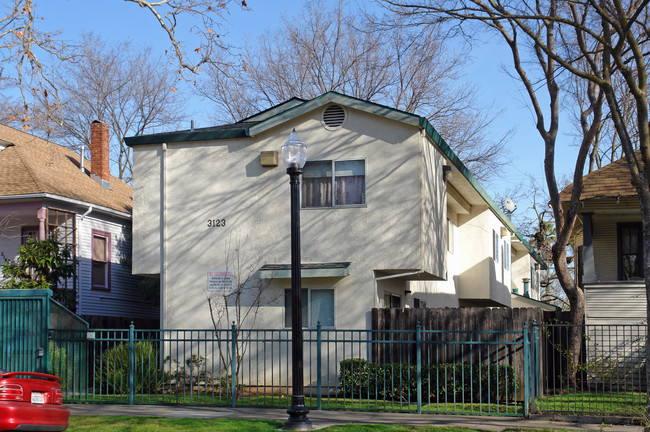 3123 2nd Ave in Sacramento, CA - Foto de edificio - Building Photo