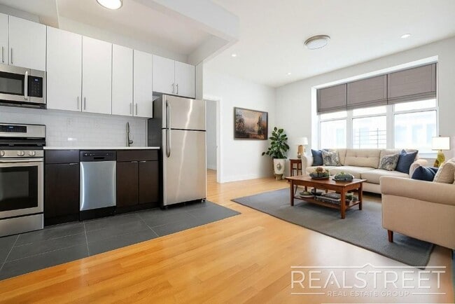 LUXURY 2 Bed in Queens!