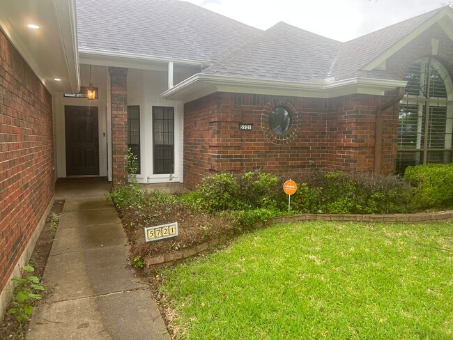 property at 5721 Bluebonnett Dr