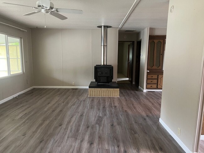 property at 2072 2nd Ave