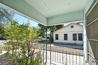 730 Roosevelt St in New Braunfels, TX - Building Photo - Building Photo