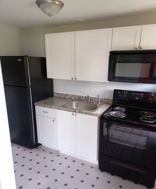 205 4th St in Ft. Myers, FL - Building Photo