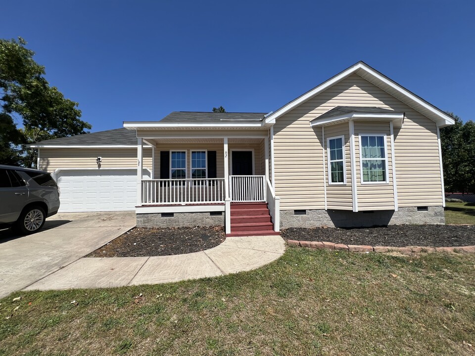 62 True Blue Dr in Broadway, NC - Building Photo