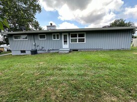 6103 N Garfield Ave in Gladstone, MO - Building Photo
