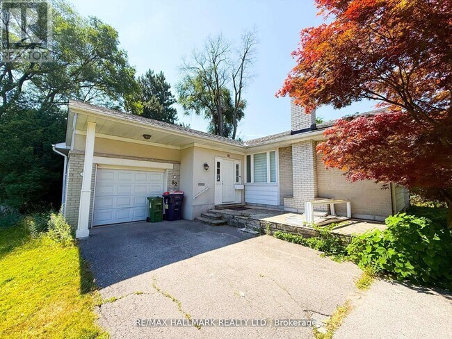 82 Norden Crescent in Toronto, ON - Building Photo - Building Photo