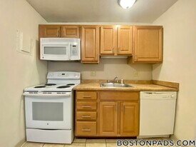 90 Gardner St in Boston, MA - Building Photo