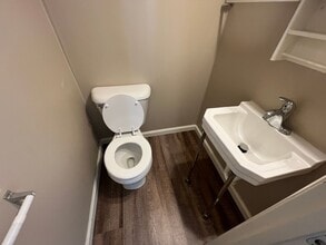 2501 Oakridge Rd in Fort Wayne, IN - Building Photo - Building Photo