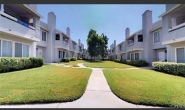 180 W Walnut Ave in Rialto, CA - Foto de edificio - Building Photo