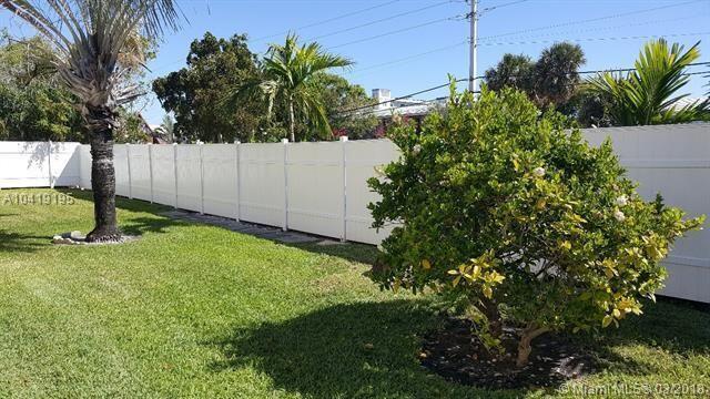 3201 Bayview Dr, Unit C in Fort Lauderdale, FL - Foto de edificio - Building Photo