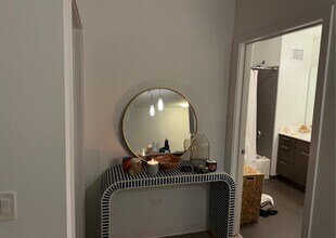 600 N Wells St, Unit 1212 in Chicago, IL - Building Photo - Building Photo