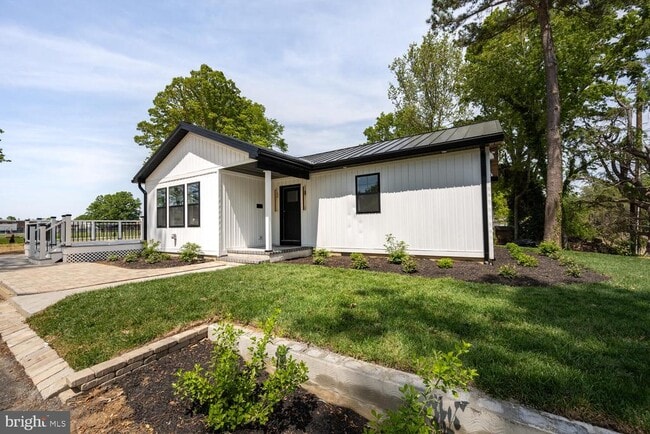 property at 7475 Ocean Gateway