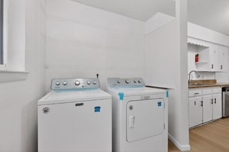 404 Nottingham Dr in Irving, TX - Building Photo - Building Photo