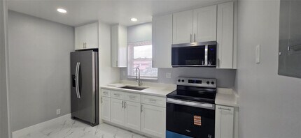 8606 NW 35th St in Coral Springs, FL - Building Photo - Building Photo