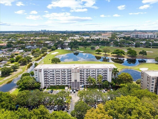 property at 3100 W Rolling Hills Cir