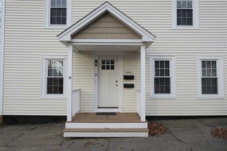 10 Highland St in Exeter, NH - Building Photo - Building Photo