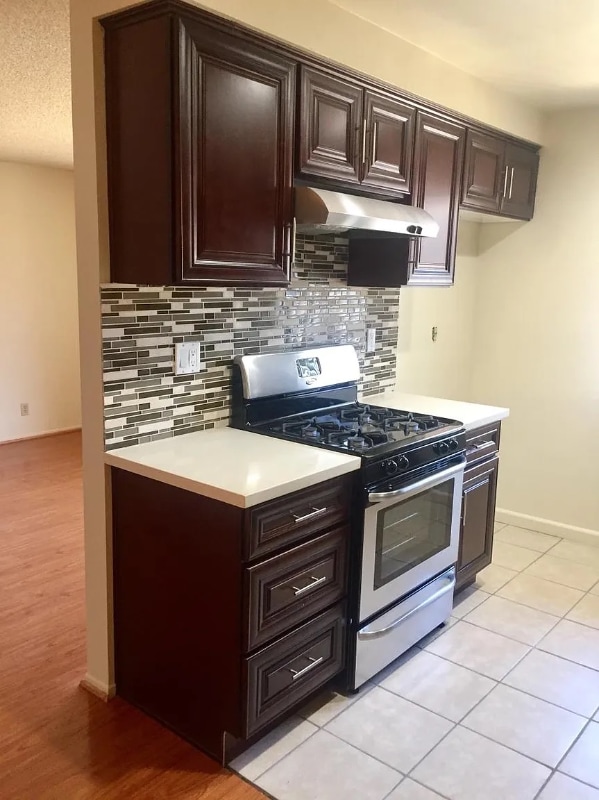 725 E Providencia Ave, Unit 207 in Burbank, CA - Building Photo - Building Photo