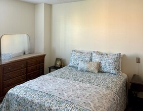 Aboussie Pavillion in St. Louis, MO - Foto de edificio - Building Photo