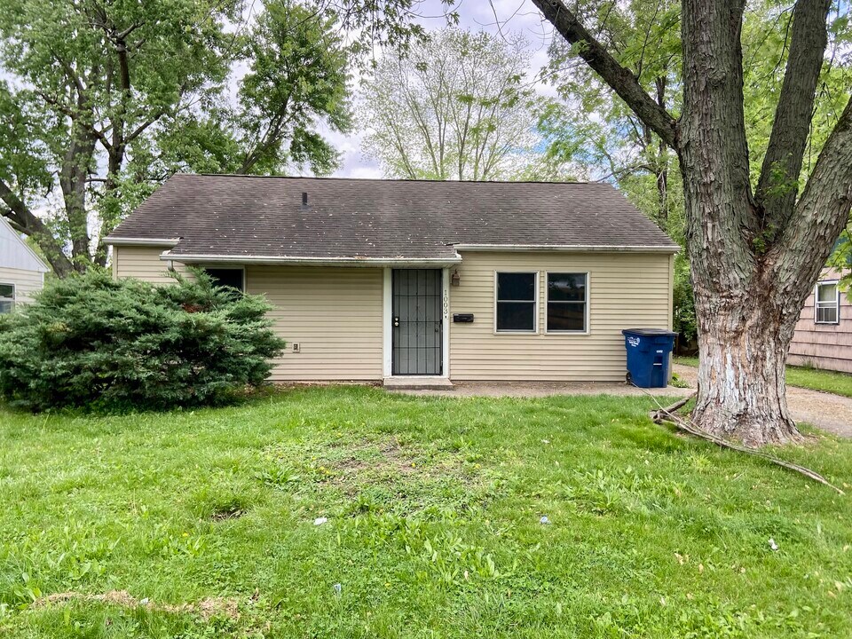 1003 Giddings St in Danville, IL - Building Photo