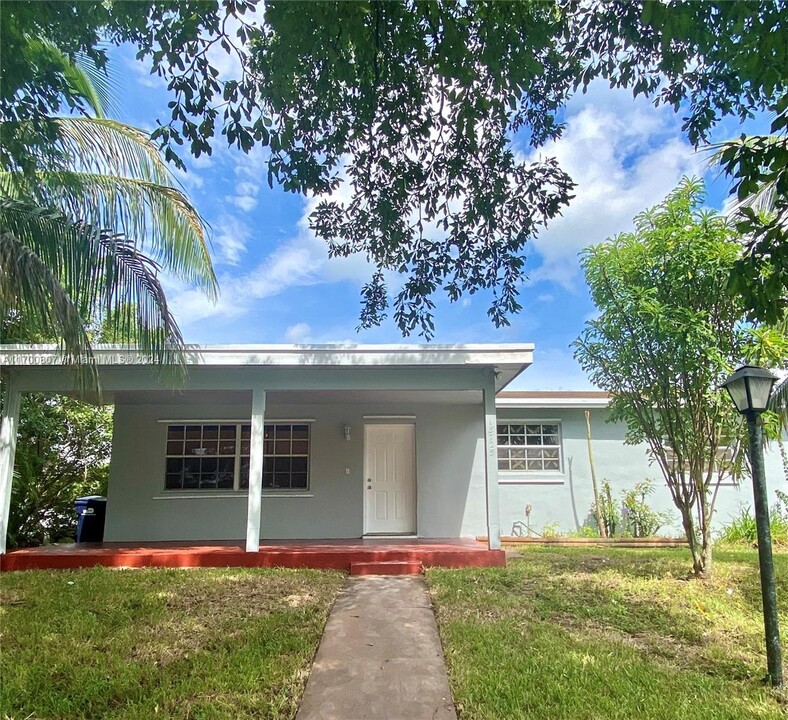 15725 SW 303rd Terrace in Homestead, FL - Building Photo