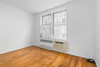 310 Beverley Rd in Brooklyn, NY - Building Photo - Building Photo