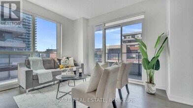 2212-2212 Lake Shore Blvd W in Toronto, ON - Building Photo - Building Photo