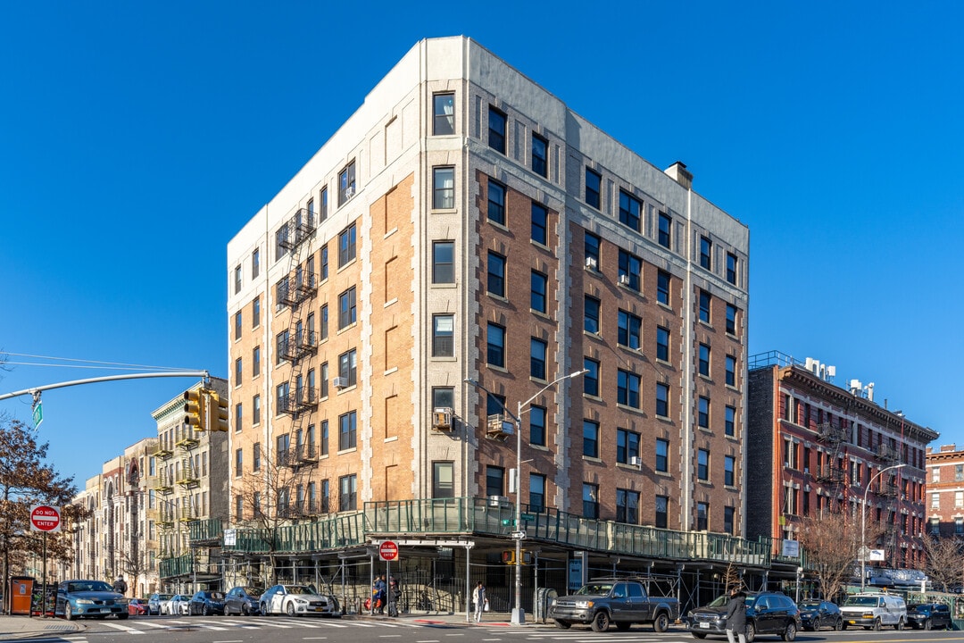 1580 Amsterdam Ave in New York, NY - Foto de edificio