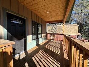 52810 Sugar Pine Dr in Idyllwild, CA - Building Photo - Building Photo