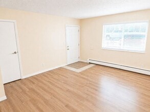 55 E Chenango Ave in Englewood, CO - Building Photo - Building Photo