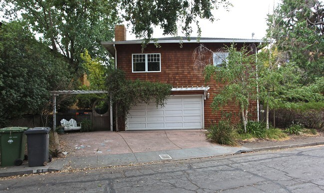 61 Sais Ave in San Anselmo, CA - Building Photo - Building Photo