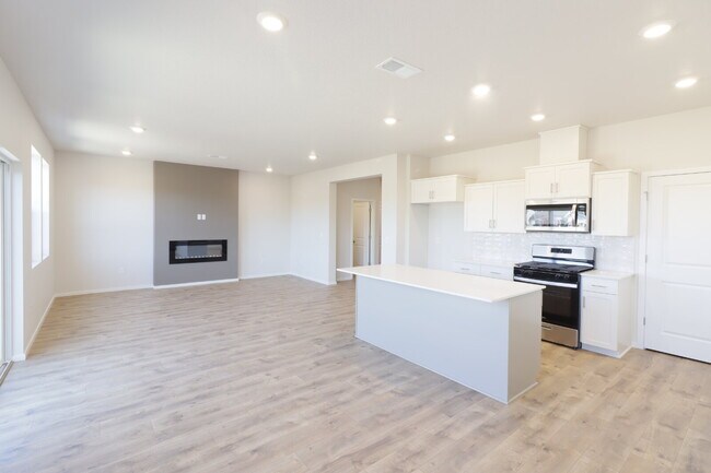 20560 Button Brush Ave in Bend, OR - Building Photo - Building Photo