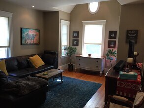 31 Conway St, Unit 2 in Boston, MA - Building Photo - Building Photo