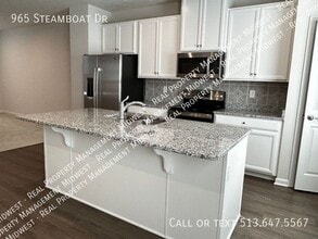 965 Steamboat Dr in Cincinnati, OH - Building Photo - Building Photo