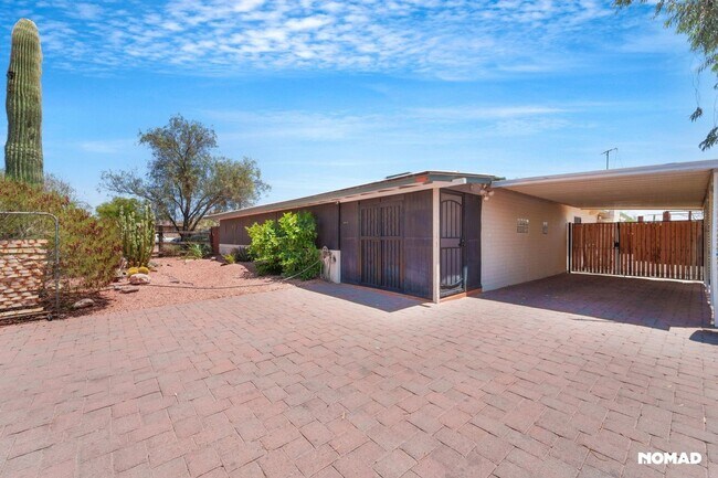 2837 E Campo Bello Dr in Phoenix, AZ - Building Photo - Building Photo