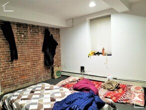 486 Massachusetts Ave, Unit 2 in Boston, MA - Foto de edificio - Building Photo