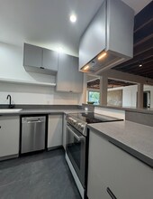 5277 W Jefferson Blvd in Los Angeles, CA - Building Photo - Building Photo