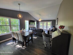120 Evergreen Ct in Freehold, NJ - Building Photo - Building Photo